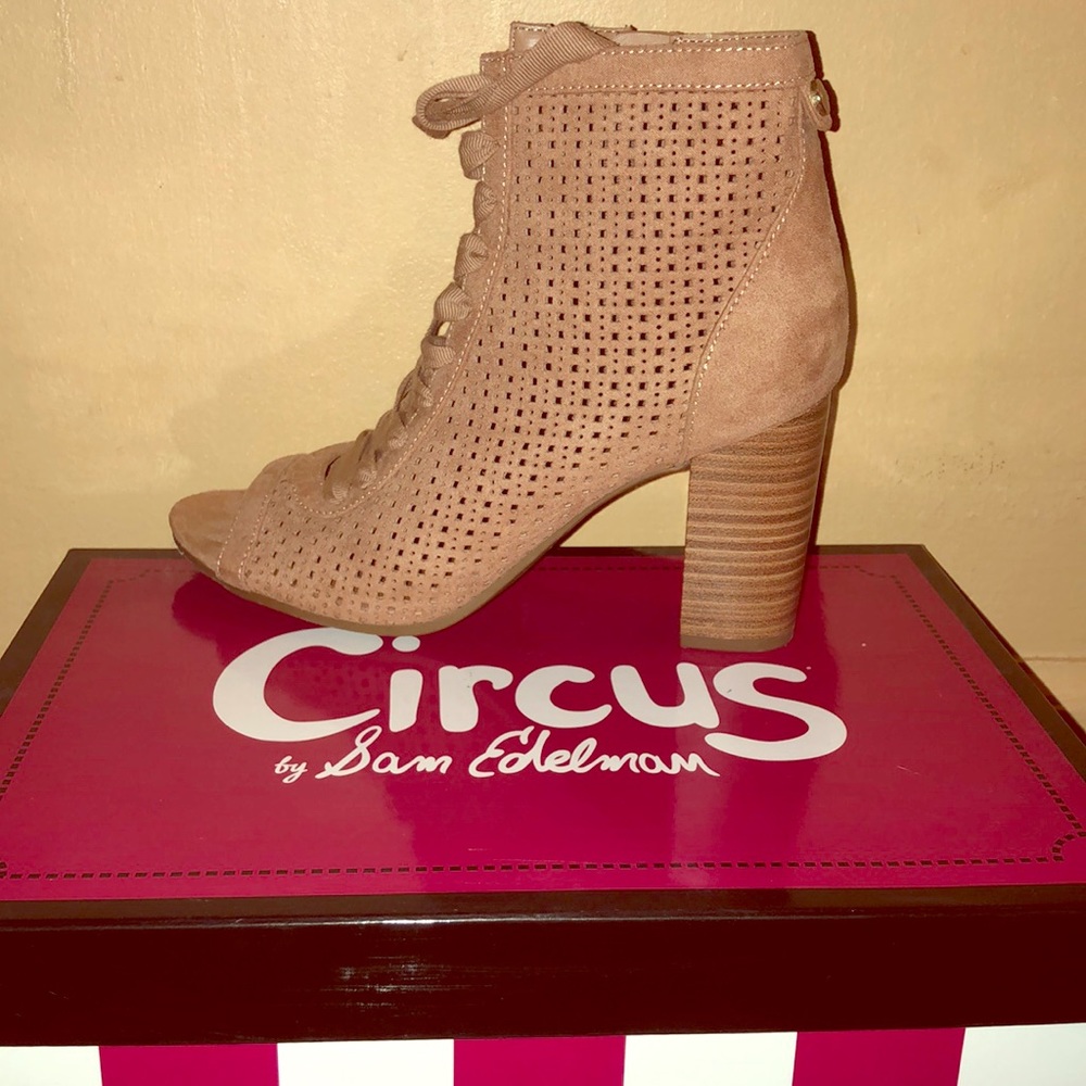 Sam Edelman circus nib!!